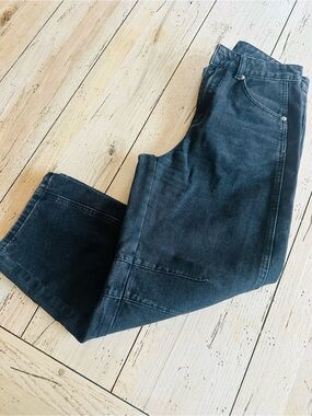 Women's Black Cropped Barrel Jeans